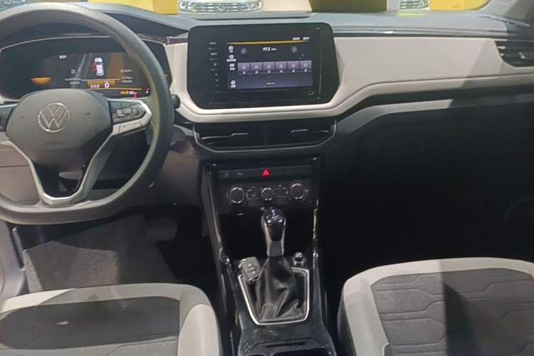 Used Volkswagen Tharu 2025 New Sharp 300TSI Ambitious Edition Audio And AC Panel
