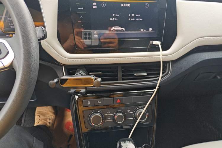 Used Volkswagen Tharu 2025 New Sharp 1.5L Ambitious Edition Audio And AC Panel