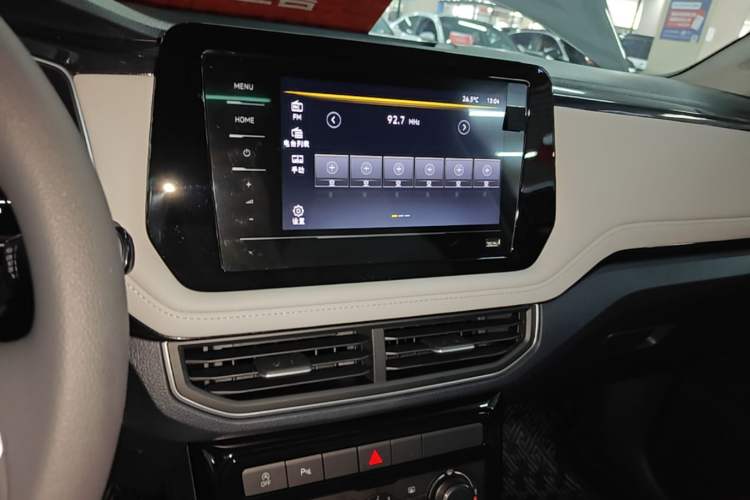 Used Volkswagen Tharu 2025 New Sharp 1.5L Ambitious Edition Audio And AC Panel