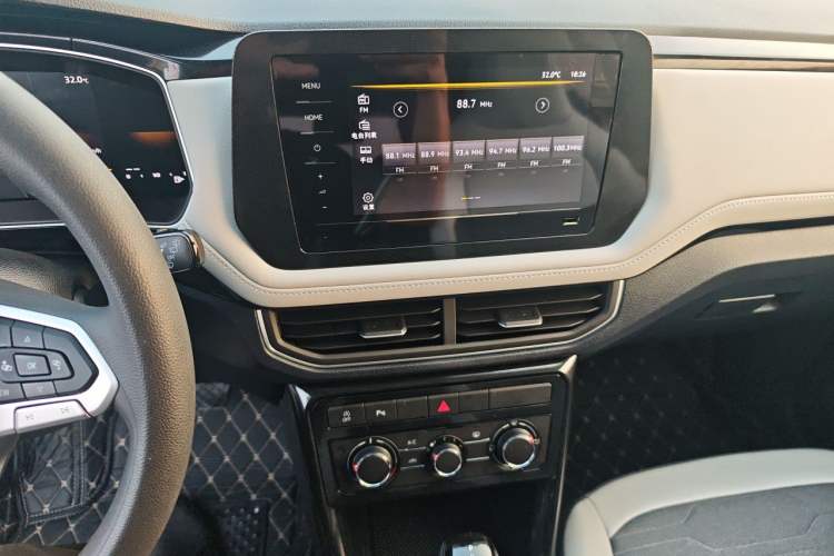 Used Volkswagen Tharu 2025 New Sharp 1.5L Ambitious Edition Audio And AC Panel