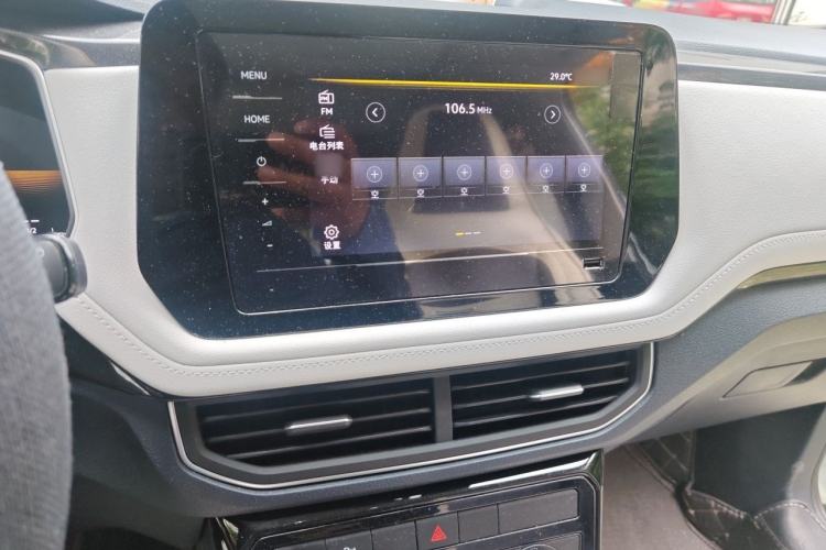 Used Volkswagen Tharu 2025 New Sharp 1.5L Ambitious Edition Audio And AC Panel