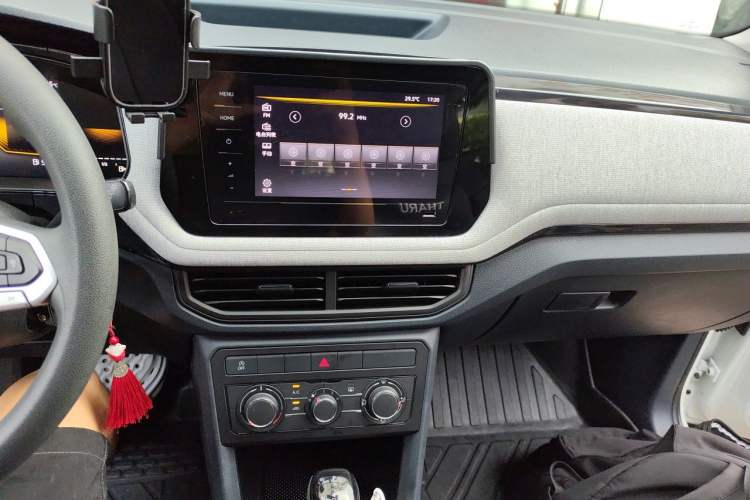 Used Volkswagen Tharu 2025 New Sharp 1.5L Sharp Edition Audio And AC Panel