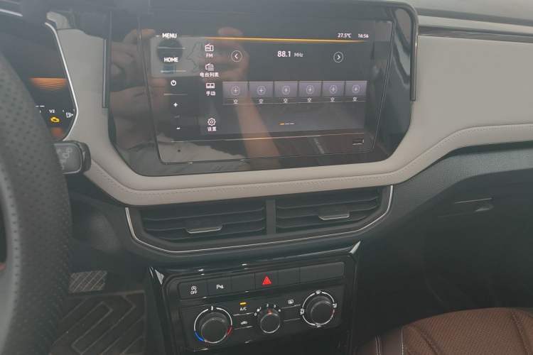 Used Volkswagen Tharu 2025 New Sharp 1.5L Ambitious Edition Audio And AC Panel