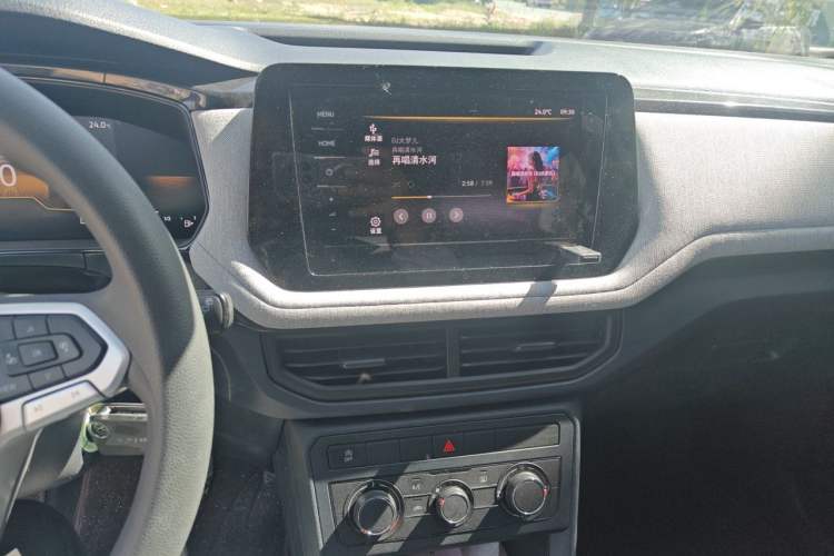 Used Volkswagen Tharu 2025 New Sharp 1.5L Sharp Edition Audio And AC Panel