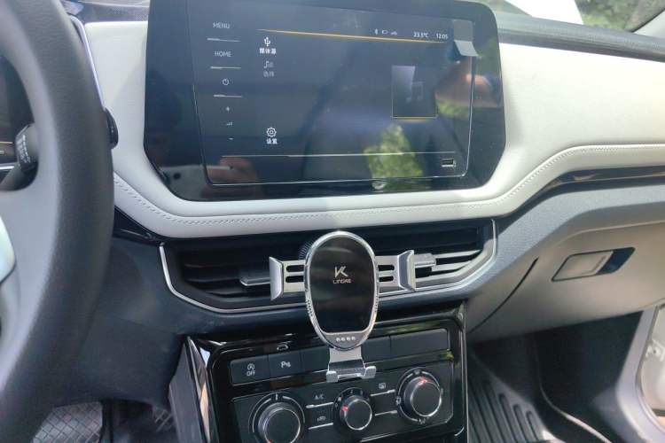 Used Volkswagen Tharu 2025 New Sharp 1.5L Ambitious Edition Audio And AC Panel