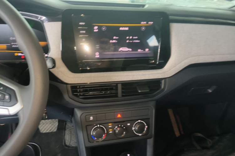Used Volkswagen Tharu 2025 New Sharp 1.5L Sharp Edition Audio And AC Panel