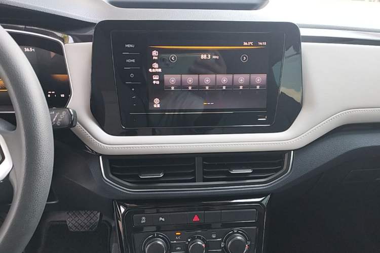 Used Volkswagen Tharu 2025 New Sharp 1.5L Ambitious Edition Audio And AC Panel