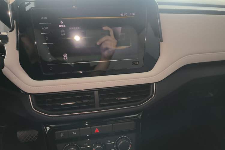 Used Volkswagen Tharu 2025 New Sharp 300TSI Ambitious Edition Audio And AC Panel
