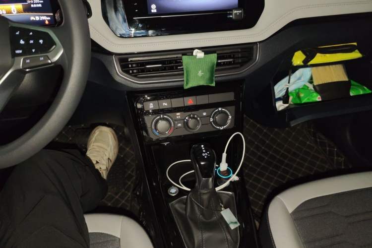 Used Volkswagen Tharu 2025 New Sharp 1.5L Ambitious Edition Audio And AC Panel