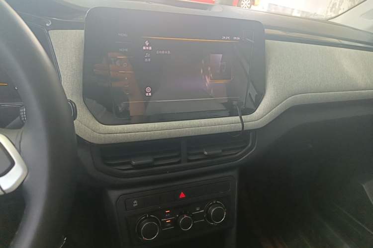 Used Volkswagen Tharu 2025 New Sharp 1.5L Sharp Edition Audio And AC Panel