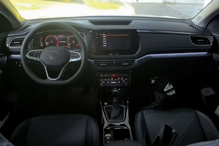 Used Volkswagen Tharu 2025 NewRui 300TSI Prestige Edition Center Console
