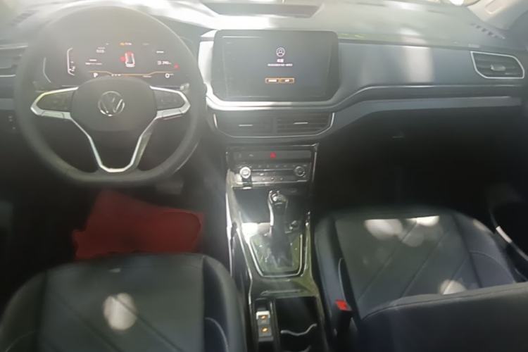 Used Volkswagen Tharu 2025 NewRui 300TSI Prestige Edition Center Console