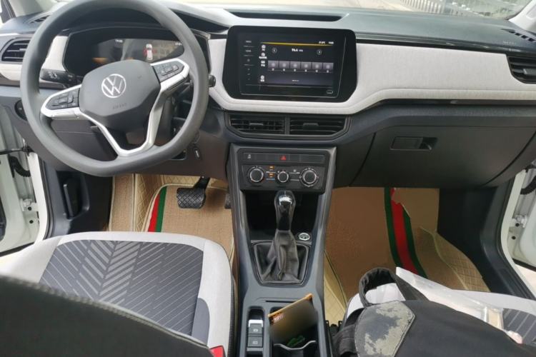 Used Volkswagen Tharu 2025 New Sharp 1.5L Sharp Edition Center Console