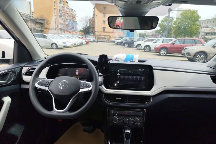 Used Volkswagen Tharu 2025 New Sharp 300TSI Ambitious Edition Center Console