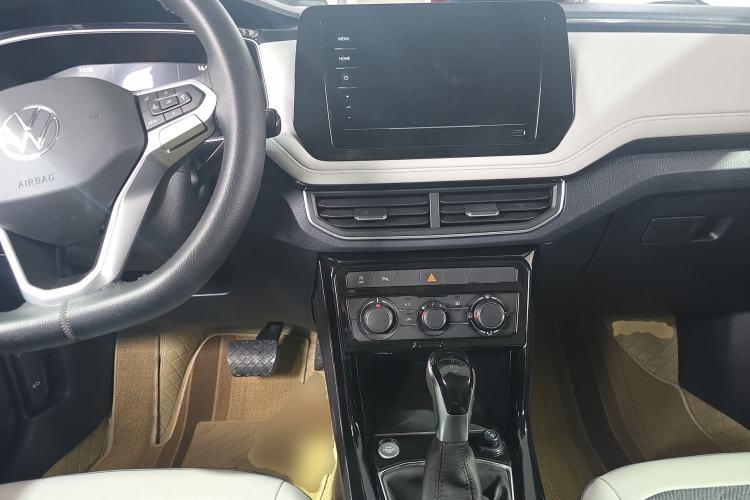 Used Volkswagen Tharu 2025 New Sharp 1.5L Ambitious Edition Center Console