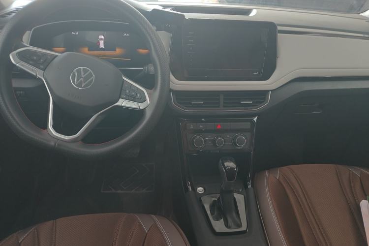 Used Volkswagen Tharu 2025 New Sharp 1.5L Ambitious Edition Center Console