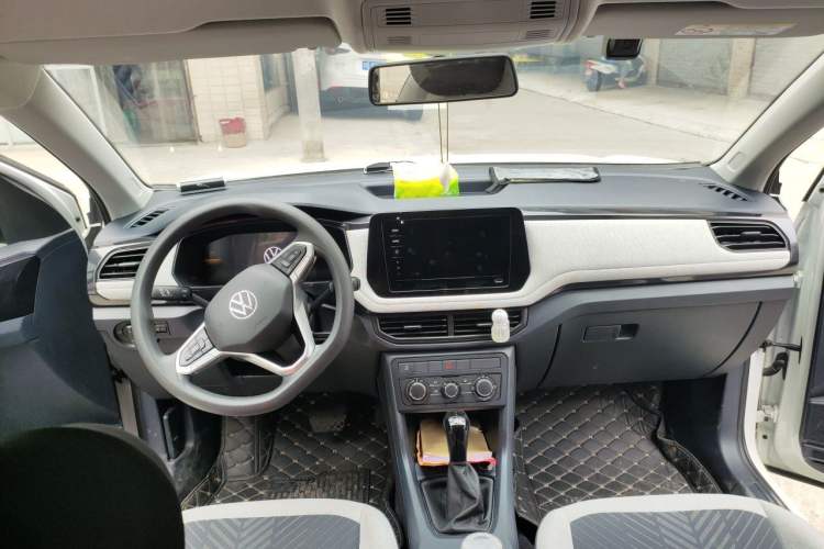 Used Volkswagen Tharu 2025 New Sharp 1.5L Sharp Edition Center Console