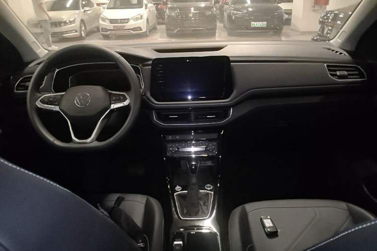 Used Volkswagen Tharu 2025 NewRui 300TSI Prestige Edition Center Console