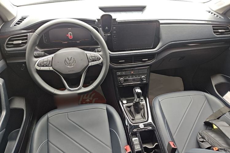 Used Volkswagen Tharu 2025 NewRui 300TSI Prestige Edition Center Console