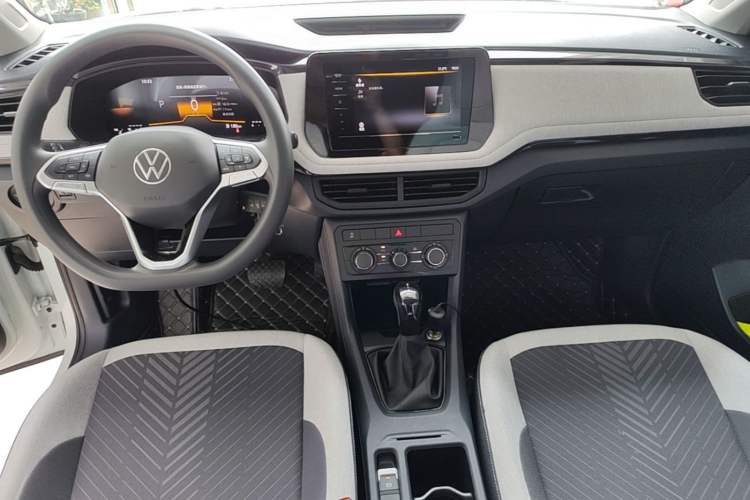 Used Volkswagen Tharu 2025 New Sharp 1.5L Sharp Edition Center Console