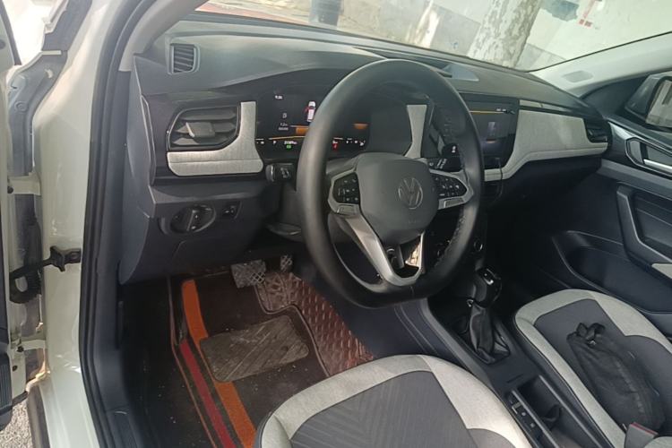 Used Volkswagen Tharu 2025 New Sharp 1.5L Sharp Edition Center Console