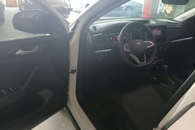 Used Volkswagen Tharu 2025 NewRui 300TSI Prestige Edition Driver Seat
