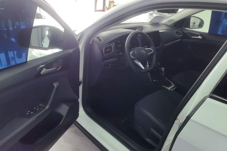 Used Volkswagen Tharu 2025 NewRui 300TSI Prestige Edition Driver Seat