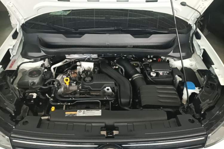 Used Volkswagen Tharu 2025 NewRui 300TSI Prestige Edition Engine Bay