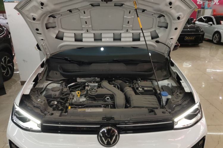 Used Volkswagen Tharu 2025 NewRui 300TSI Prestige Edition Engine Bay