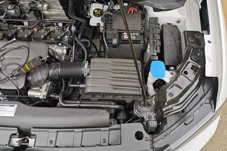 Used Volkswagen Tharu 2025 New Sharp 1.5L Ambitious Edition Engine Bay Left