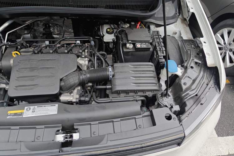 Used Volkswagen Tharu 2025 New Sharp 1.5L Ambitious Edition Engine Bay Left