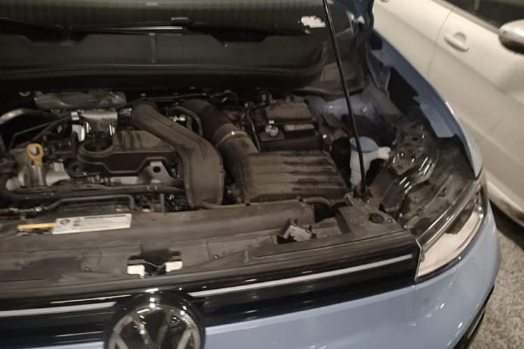 Used Volkswagen Tharu 2025 NewRui 300TSI Prestige Edition Engine Bay Left