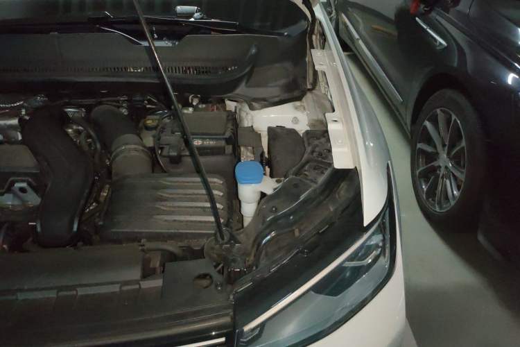 Used Volkswagen Tharu 2025 NewRui 300TSI Prestige Edition Engine Bay Left