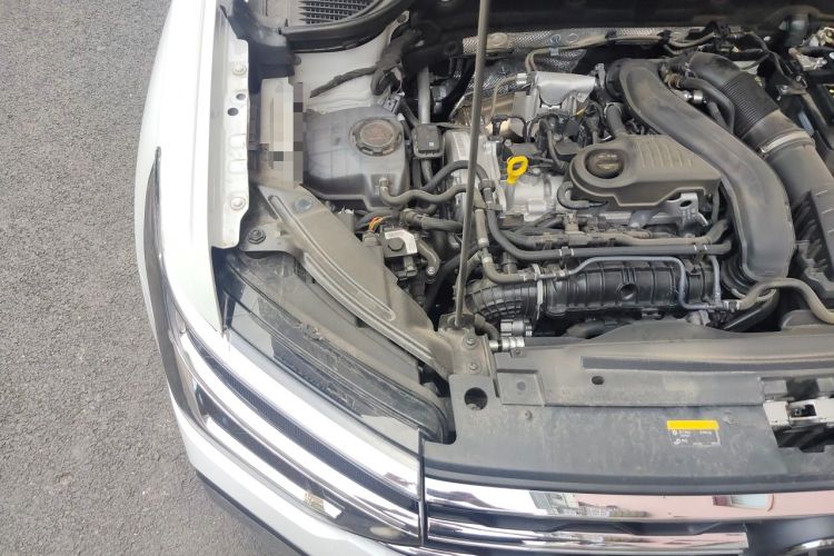 Used Volkswagen Tharu 2025 300TSI Two-Wheel-Drive Moonlight Edition Engine Bay Right
