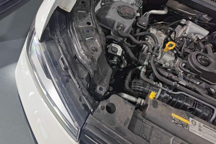Used Volkswagen Tharu 2025 NewRui 300TSI Prestige Edition Engine Bay Right