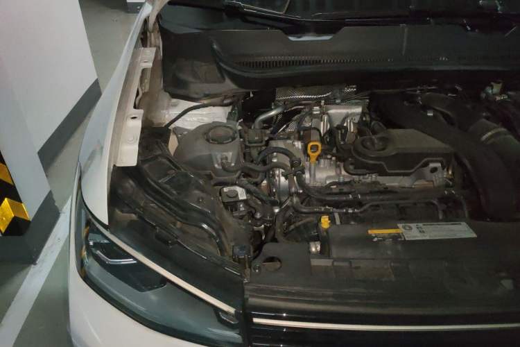 Used Volkswagen Tharu 2025 NewRui 300TSI Prestige Edition Engine Bay Right