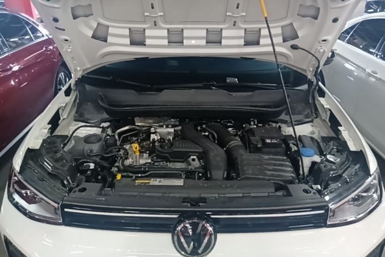 Used Volkswagen Tharu 2025 NewRui 300TSI Prestige Edition Engine Bay