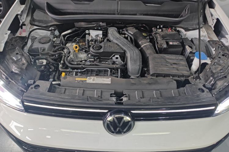 Used Volkswagen Tharu 2025 NewRui 300TSI Prestige Edition Engine Bay