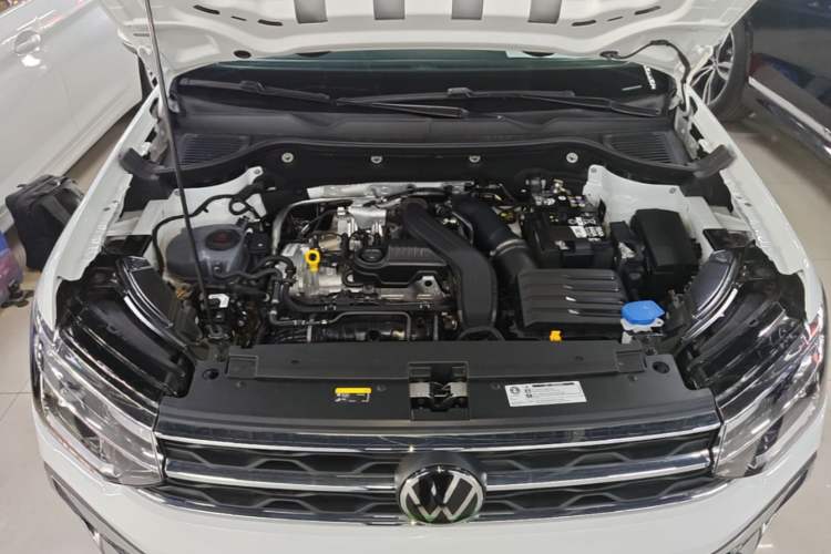 Used Volkswagen Tharu 2025 300TSI Two-Wheel-Drive Moonlight Edition Engine Bay