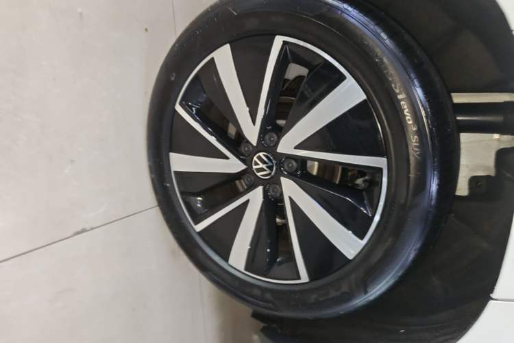Used Volkswagen Tharu 2025 300TSI Two-Wheel-Drive Moonlight Edition Exterior 1