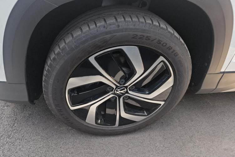 Used Volkswagen Tharu 2025 300TSI Two-Wheel-Drive Moonlight Edition Exterior 4
