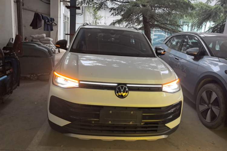 Used Volkswagen Tharu 2025 NewRui 300TSI Prestige Edition Front