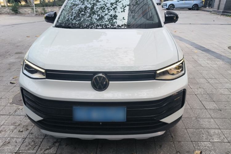 Used Volkswagen Tharu 2025 New Sharp 1.5L Ambitious Edition Front