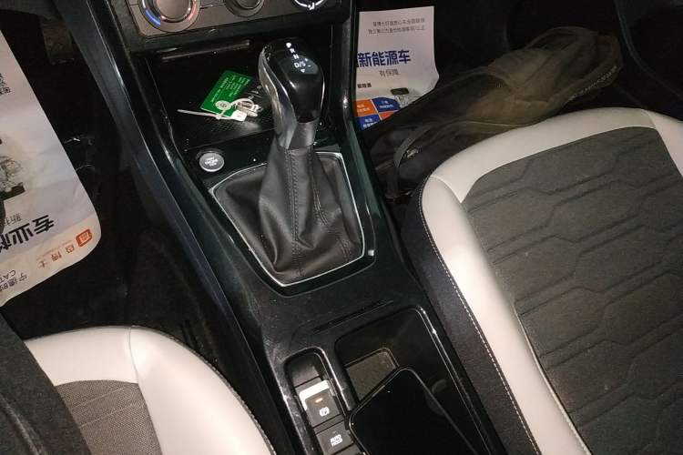 Used Volkswagen Tharu 2025 New Sharp 1.5L Ambitious Edition Gear Lever