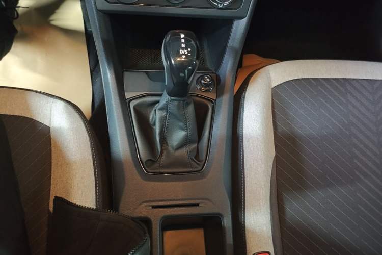 Used Volkswagen Tharu 2025 New Sharp 1.5L Sharp Edition Gear Lever