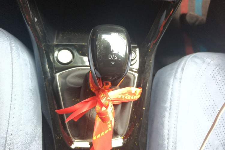 Used Volkswagen Tharu 2025 New Sharp 300TSI Ambitious Edition Gear Lever