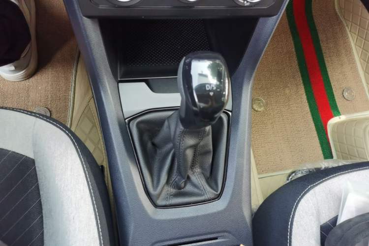 Used Volkswagen Tharu 2025 New Sharp 1.5L Sharp Edition Gear Lever