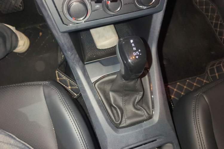 Used Volkswagen Tharu 2025 New Sharp 1.5L Sharp Edition Gear Lever