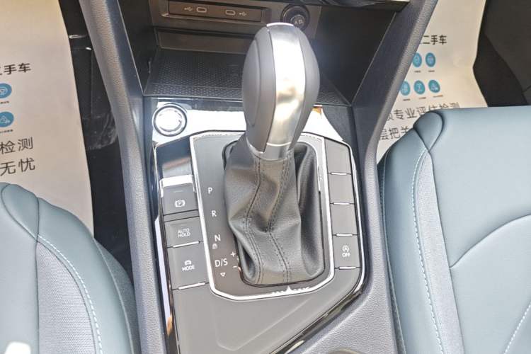 Used Volkswagen Tharu 2025 300TSI Two-Wheel-Drive Moonlight Edition Gear Lever