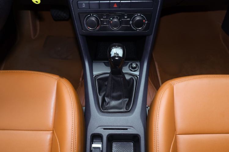 Used Volkswagen Tharu 2025 New Sharp 1.5L Sharp Edition Gear Lever